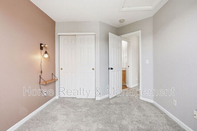 Building Photo - 5174 E 119th Way