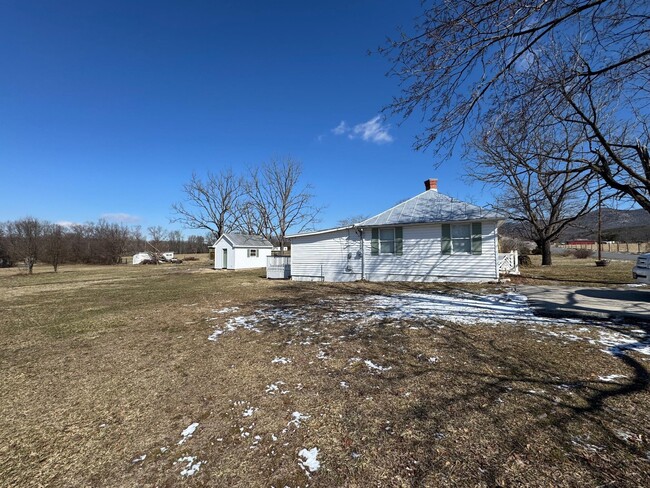 Building Photo - 1058 Fleeburg Loop