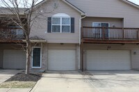 Building Photo - Maintenace Free 3 Bedroom in Avon!