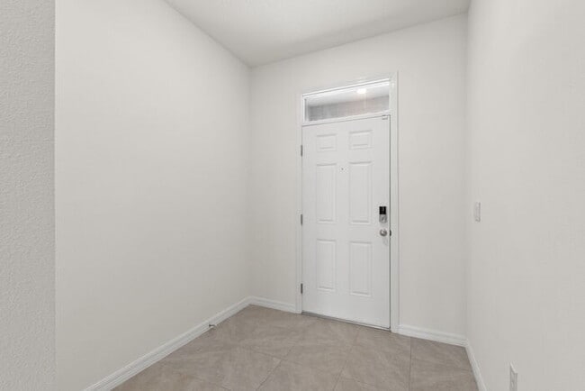 Building Photo - LIKE NEW Townhome For Rent in Mangrove Point!