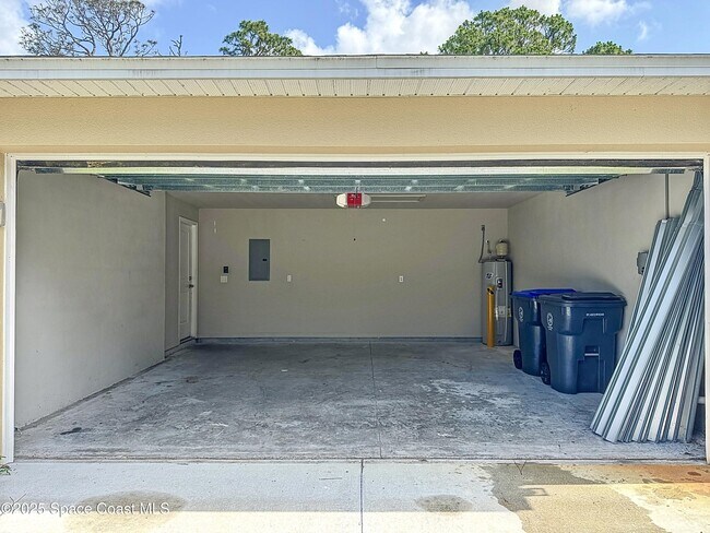 Building Photo - 218 Parker Dr