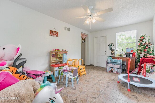 Building Photo - 1509 3rd St