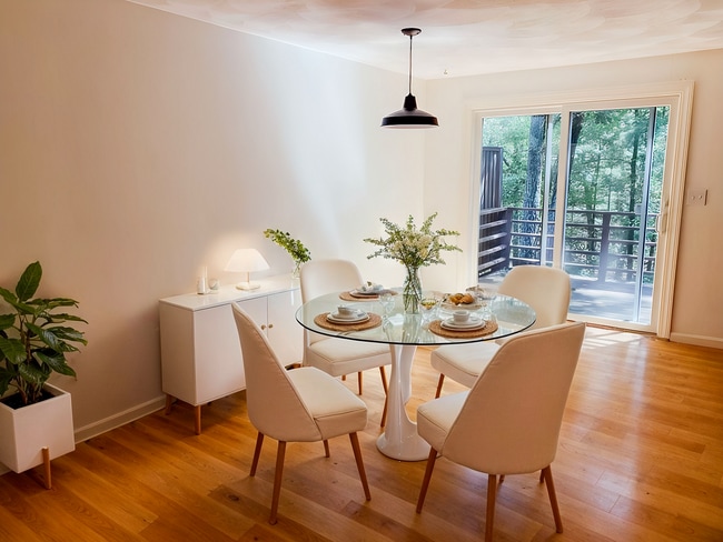 dining room - 7 Oak Ridge Dr