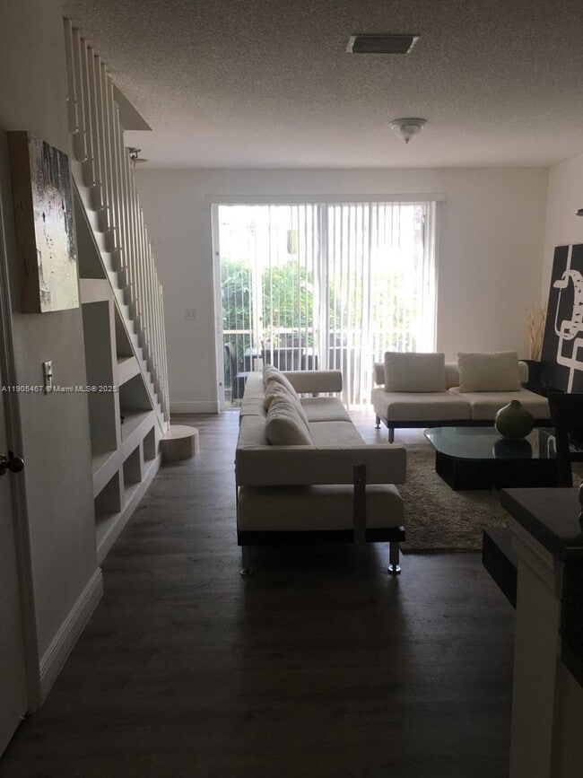 Building Photo - 3870 San Simeon Cir