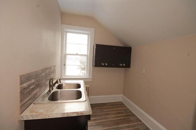 Building Photo - 1009 2nd Ave N. #3