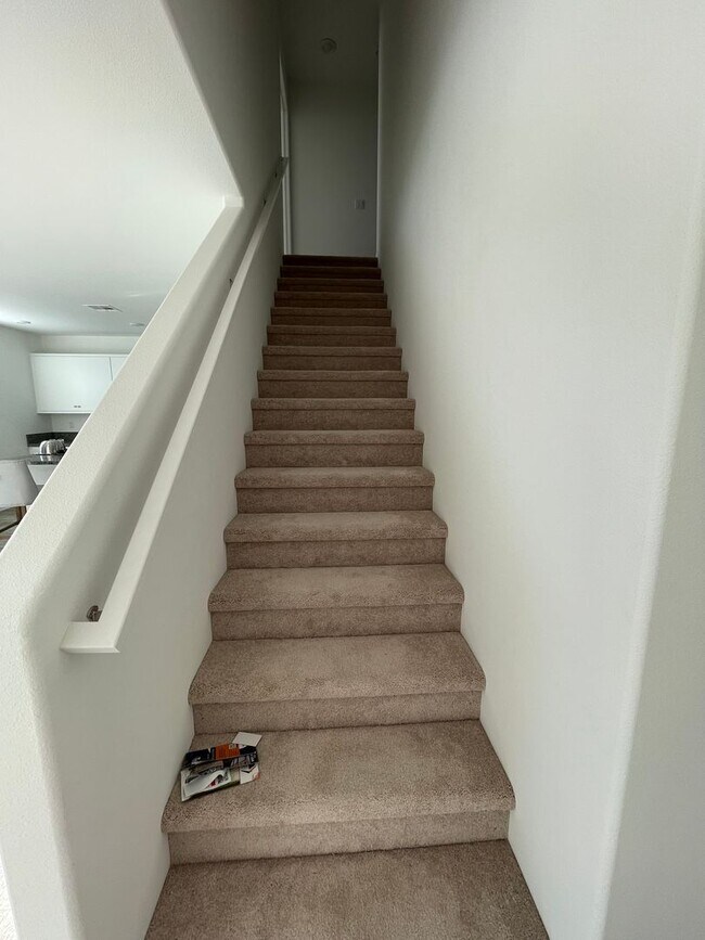 Building Photo - Beautiful Three Bedroom Two and a Half Bathroom Home in Murrieta!