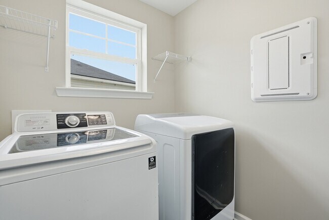 Building Photo - 75 Pomona Cir