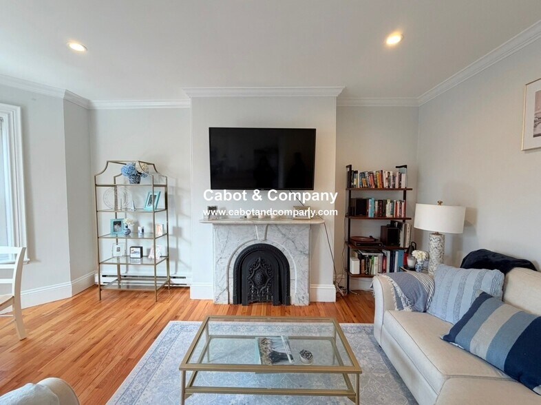 Building Photo - 11 Upton St