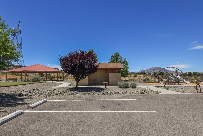 Building Photo - Beautiful home in Prescott