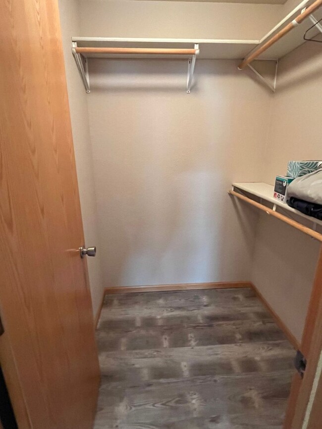 Building Photo - 4 Bedroom, 3 Bathroom Home for Rent