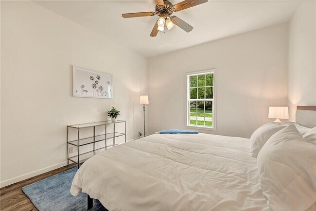 Building Photo - 801 NW C St