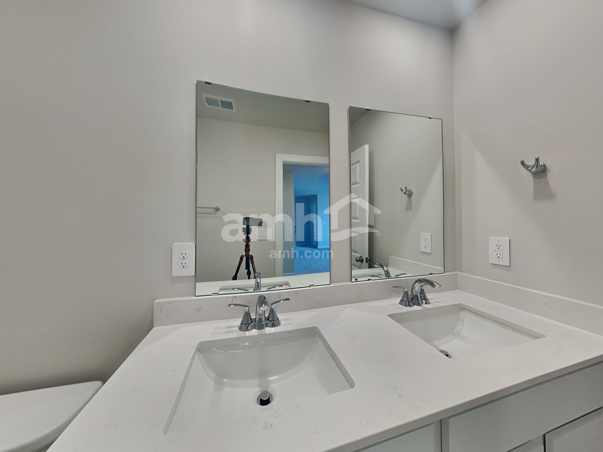 Building Photo - 202 Granby Trl