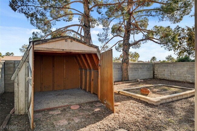 Building Photo - 8504 Manalang Rd