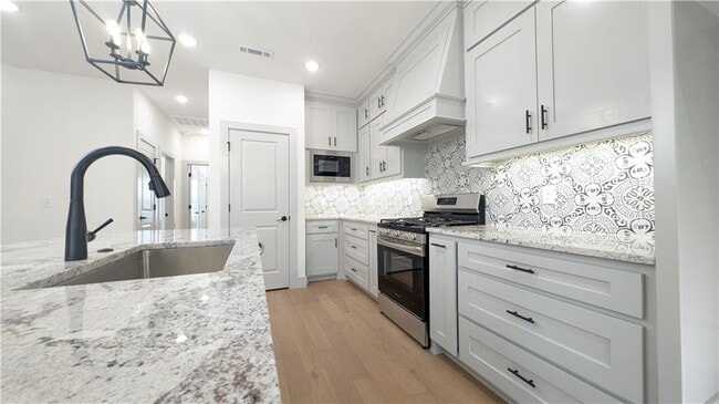 Building Photo - 8 Whithorn Ln