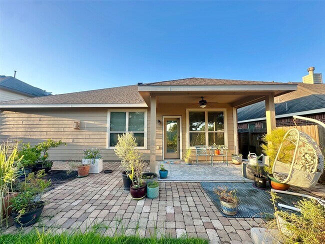 Building Photo - 6818 Pear Point Ln
