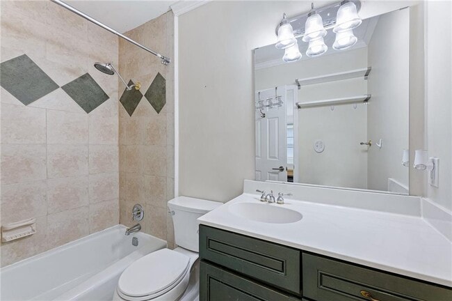 Building Photo - 908 Lenox Hill Ct NE