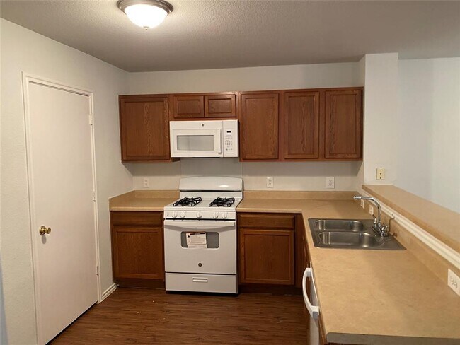 Building Photo - 11808 Plains Valley Dr
