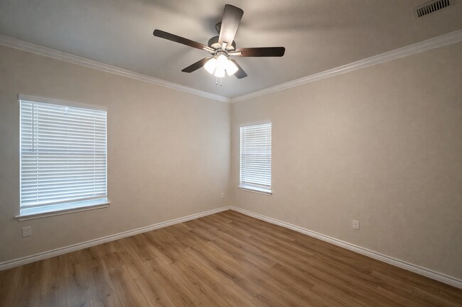 Building Photo - AVAILABLE NOW; APPLY AT OUR WEBSITE TODAY!!