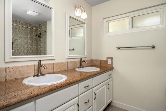 Building Photo - 4935 Cervato Way