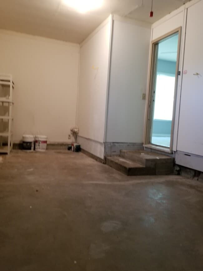 Building Photo - Beautifully redone 3 bedroom home in Grand...