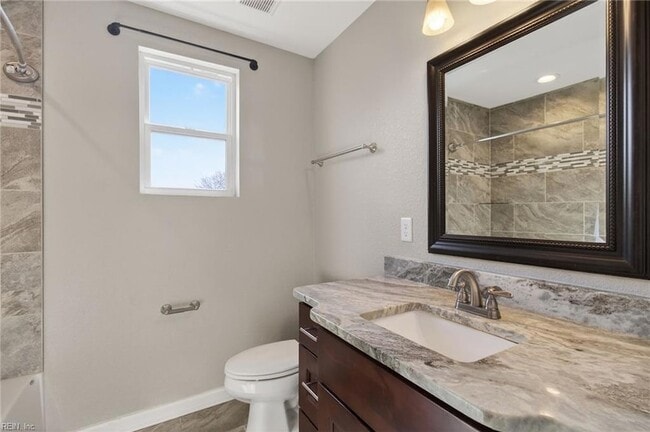 Building Photo - 3016 Aaron Dr