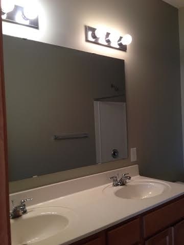 Building Photo - 15556 Empress Ave N