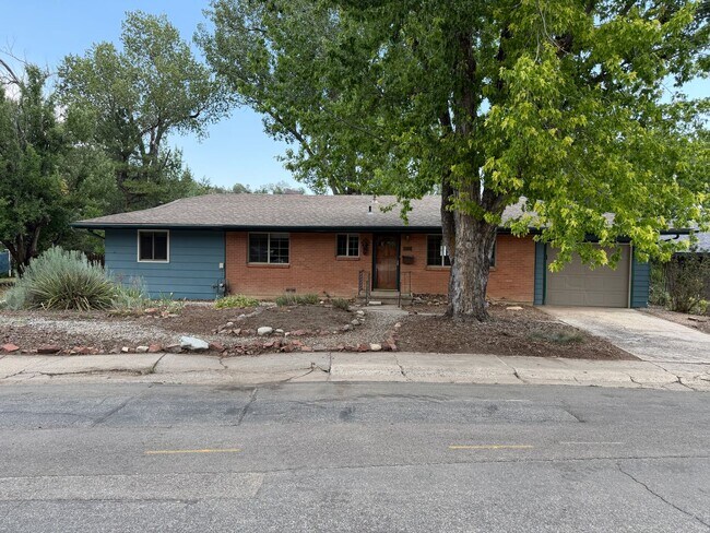 Building Photo - 2708 Delwood Ave