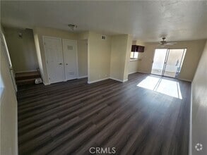 Building Photo - 367 N Eucalyptus Ave