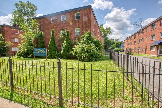 Building Photo - 285 Westland St