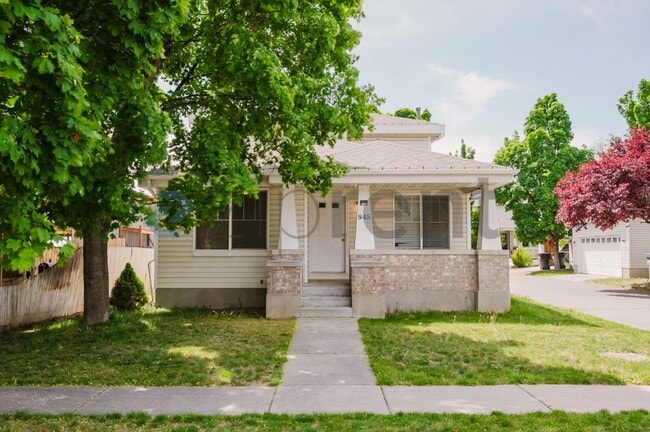 Building Photo - 845 W 200 S