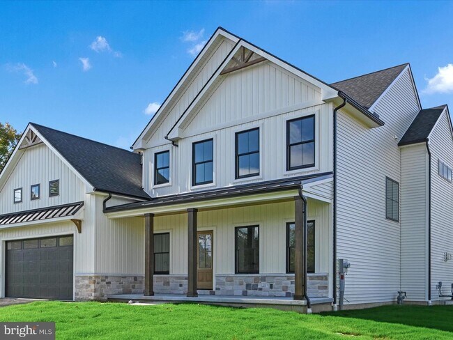 Building Photo - 4 Bed 3.5 Bath Brand New Custom Home in East Petersburg