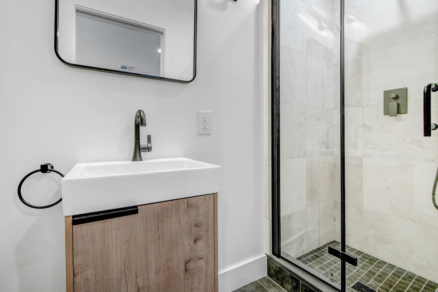 Building Photo - 1004 Farnam St