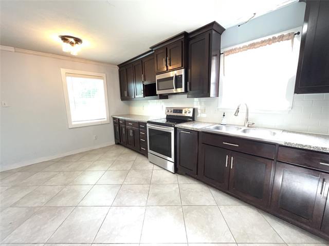 Building Photo - 12120 Bishop Dr