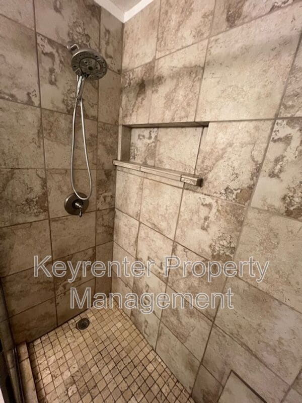 Building Photo - 4318 Belleview Ave