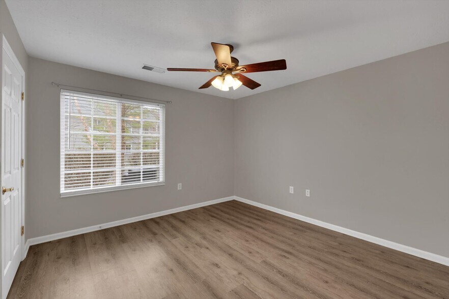 Building Photo - 6403 Shelton Cir