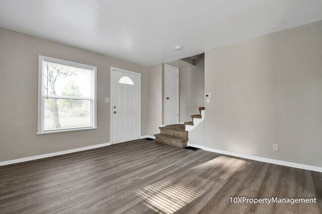 Building Photo - 2065 W Mound St