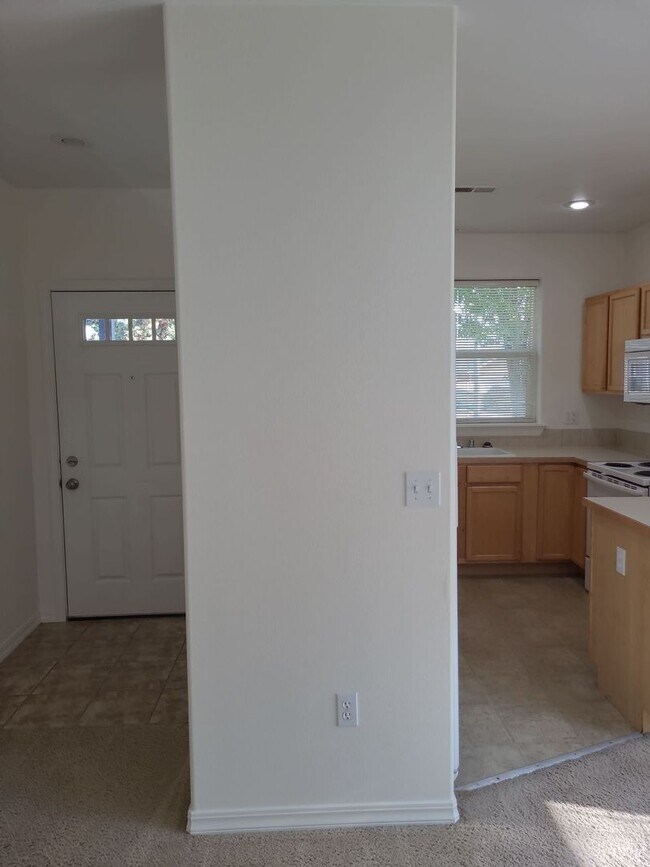 Building Photo - House with Garage & All Appliances