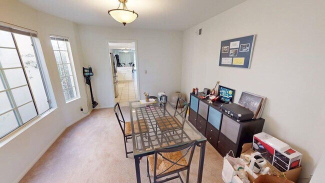 Building Photo - Spacious 4 Bedroom 3.5 Bathroom Coronado H...