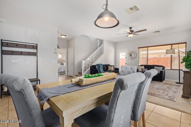 Building Photo - 939 E Sourwood Dr