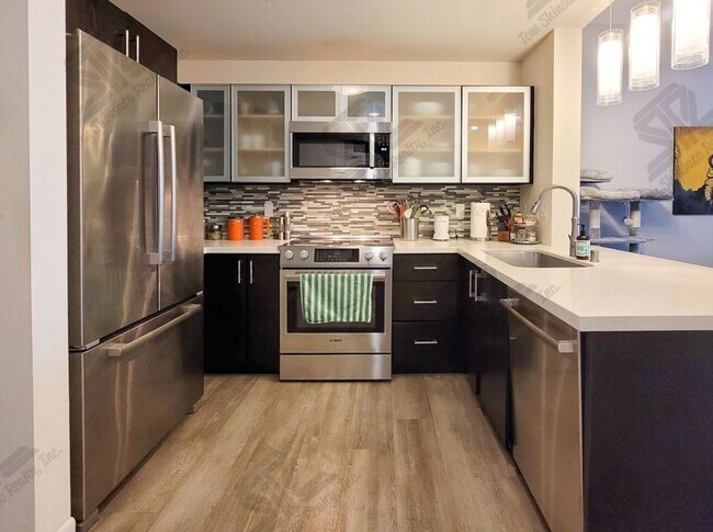 Building Photo - AVAILABLE SOON - 1BR / 1Bath / 1Pkg - Rent...