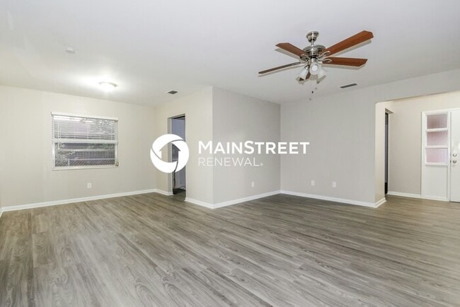 Building Photo - 4 Bedroom Pet-Friendly Home in Tampa, FL w...