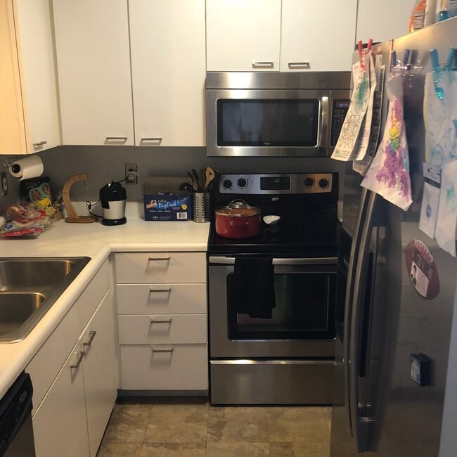 Building Photo - 229 MACANDREWS WAY