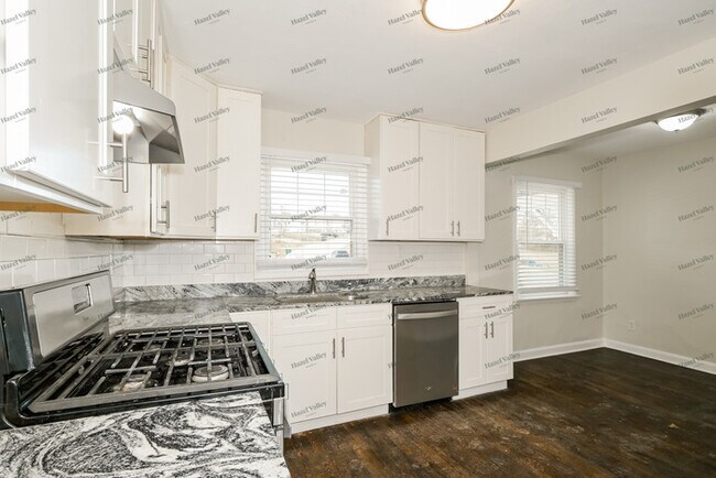 Building Photo - 7624 Stanwood Dr