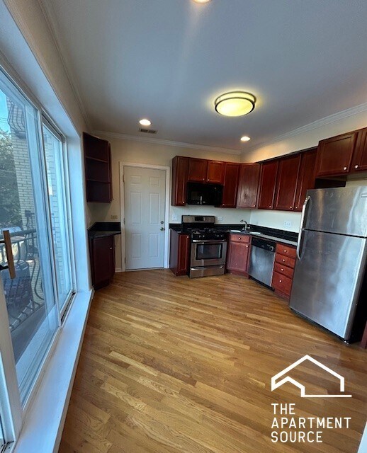 Building Photo - 2053 W Summerdale Ave