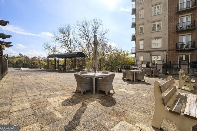 Building Photo - 2285 Peachtree Rd NE