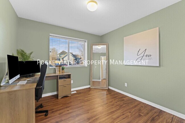 Building Photo - 628 Sumac St