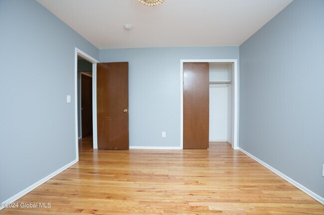 Building Photo - 35 McAlpin St