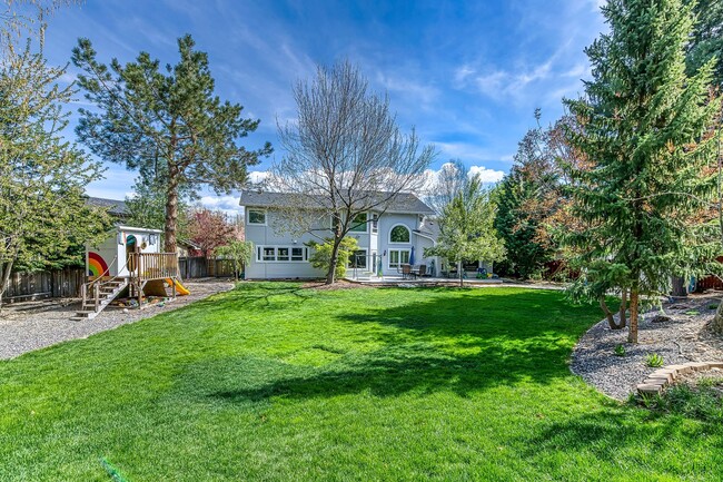 Building Photo - Gorgeous home in SE Boise's Barber Point