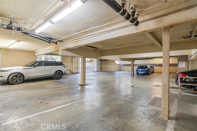 Building Photo - 14141 Dickens St