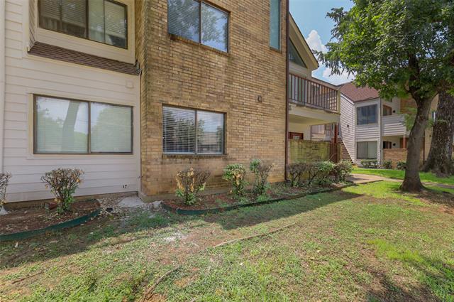 Building Photo - 2312 Balsam Dr